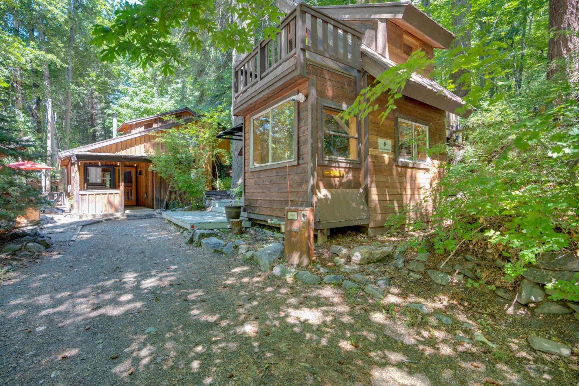 Leavenworth Cabin With Private Hot Tub! Exteriör bild