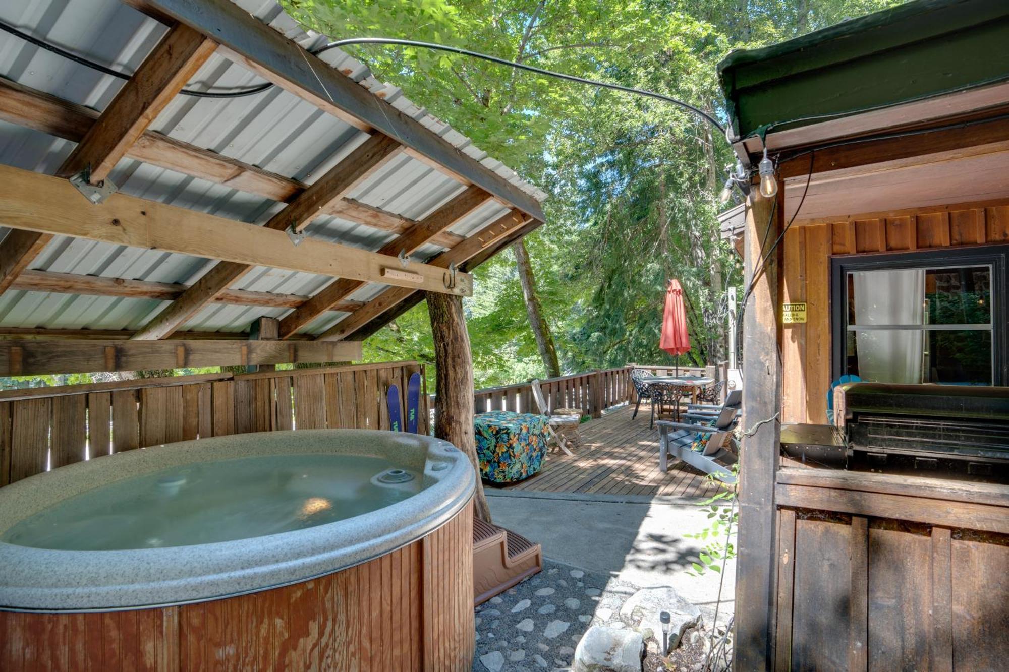 Leavenworth Cabin With Private Hot Tub! Exteriör bild